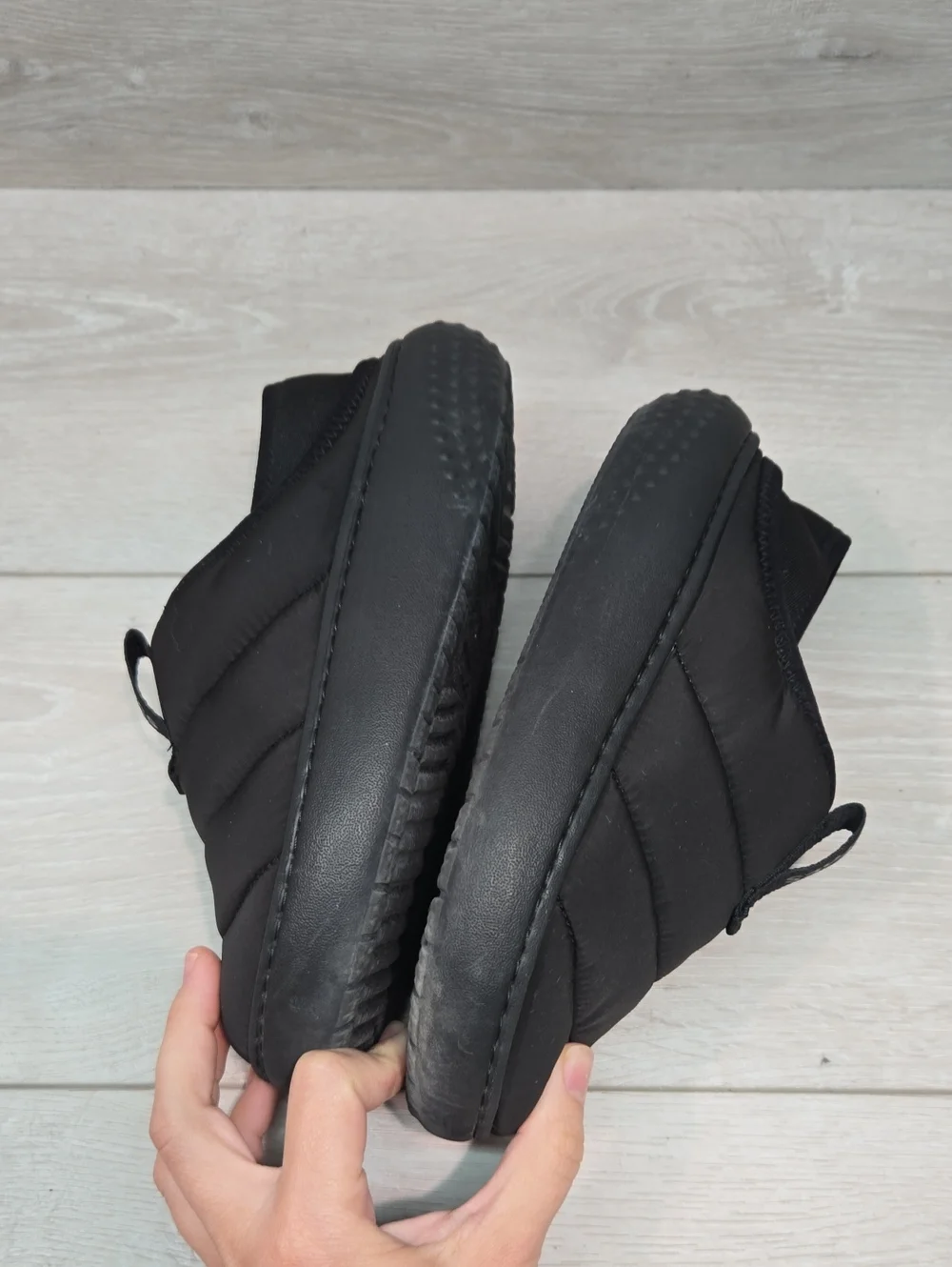 Crocs Big Kids Junior Quilted Boys Black Slip-On Puffer Shoes Clog Sz J3